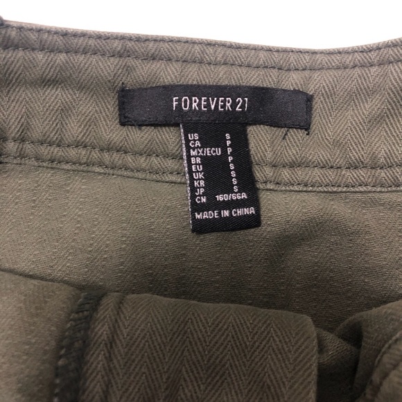NWOT Forever 21 Cargo Skirt - Picture 4 of 4